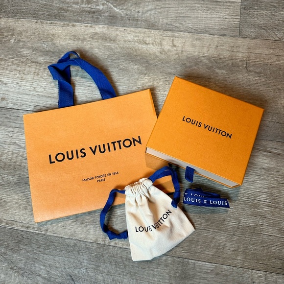 NEW Louis Vuitton Box, Bag, Dustbag, & Ribbon. Perfect Condition - Picture 5 of 6